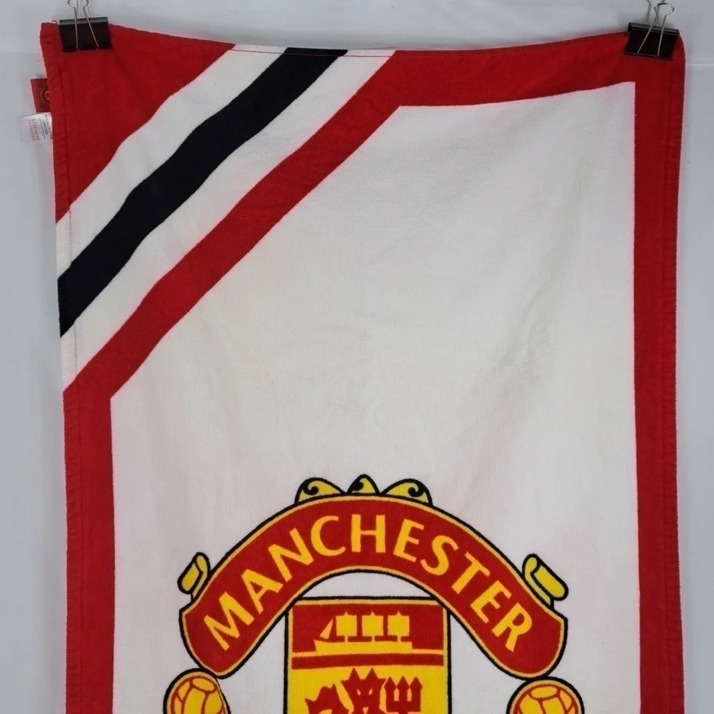 2003 Manchester United FC offical logo white & red soccer beach bath gym towel